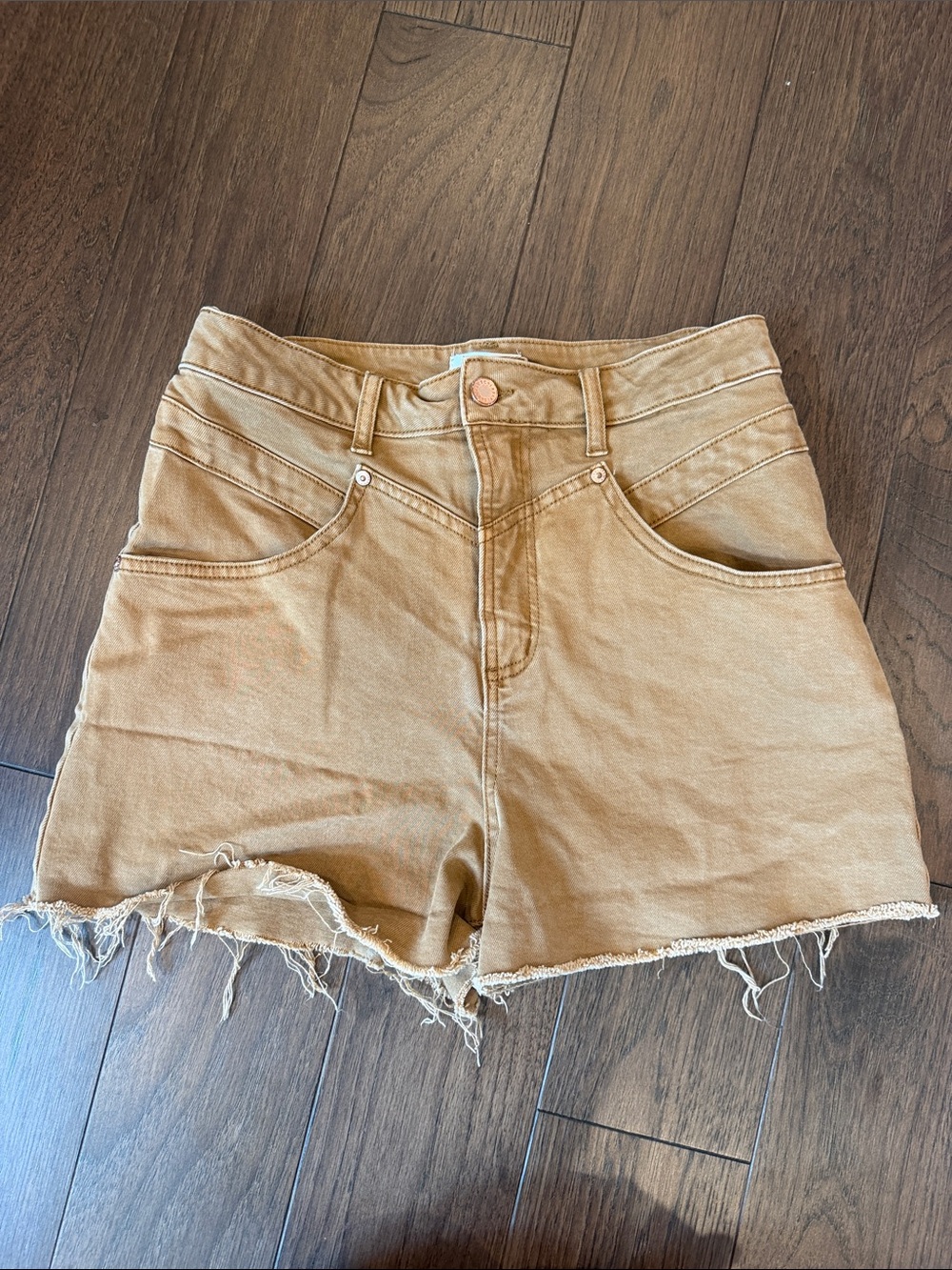 Avec Les Filles Tan High-Waist Frayed Denim Shorts Size 29 - C11-698